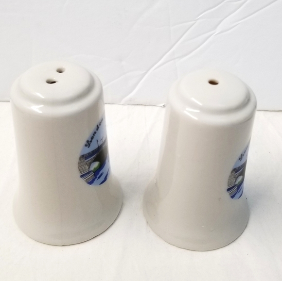 Set of Vintage White London Bridge Porcelain Salt and Pepper Shakers - Picture 2 of 5